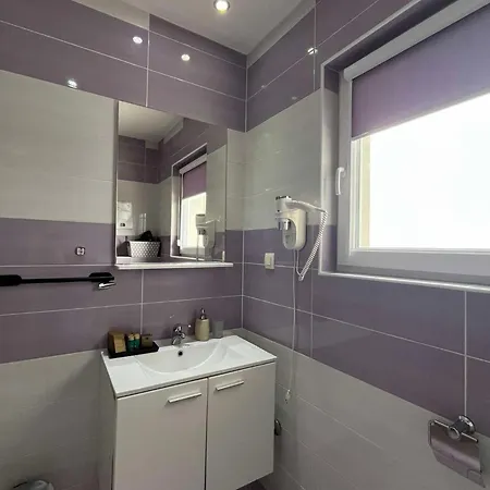 And With A Swimming Pool Hvar - 24309 بيت ضيافة هفار