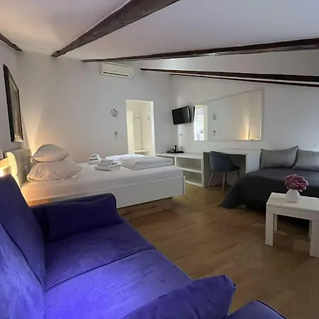 Guest house And With A Swimming Pool Hvar - 24309