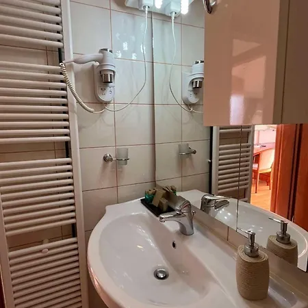 And With A Swimming Pool Hvar - 24309 بيت ضيافة هفار